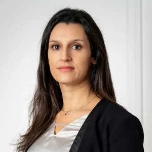 Portrait de Sabrina Dahmal, fondatrice du cabinet Accordia Avocats à Marseille